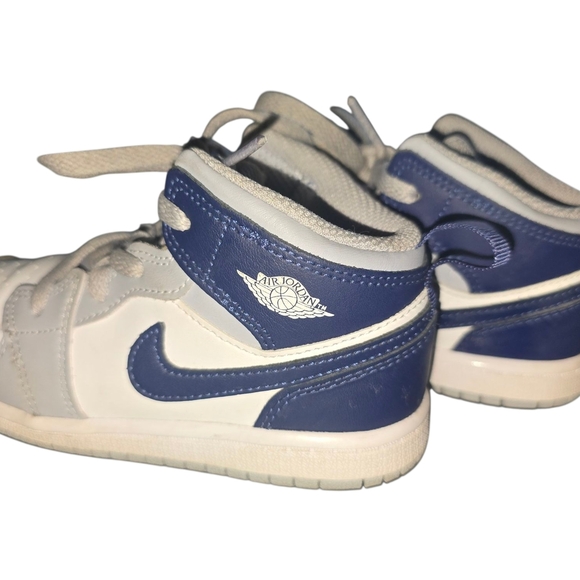 Nike Kids Sneakers - Navy and White - Picture 4 of 4